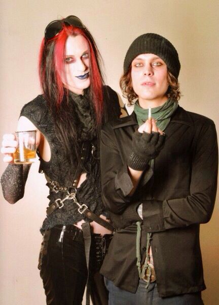 Ville Valo and Sean Brennan. ♥ I'll take them both, thanks. (: Sean Brennan Ville Valo, Sean Brennan And Ville Valo, Ville Valo Fashion, Ville Valo Outfit, Sean Brennan, Goth Men, Goth Mens Fashion, London After Midnight, Best Crossover