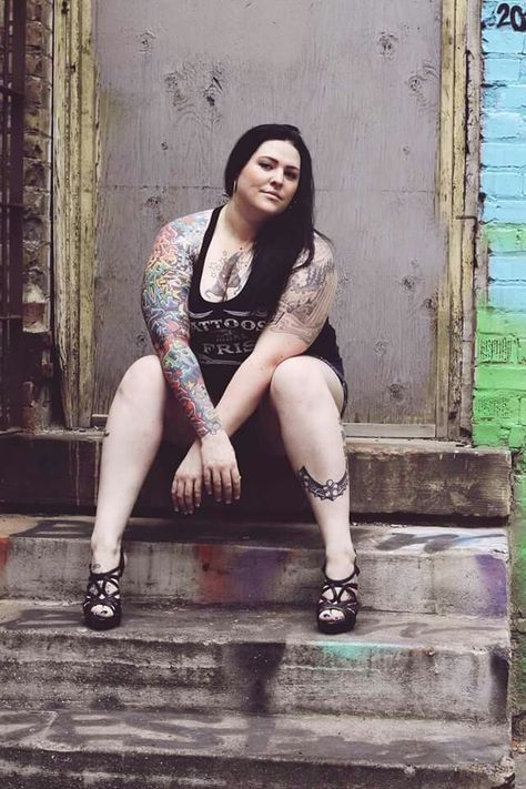 Tattoos On Plus Size Women, Plus Size Tattooed Women, Tattoo Poses, Plus Size Tattoo, Plus Size Tattoos, Malibu Beach California, Tess Holliday, On Tattoo, Floral Swimwear