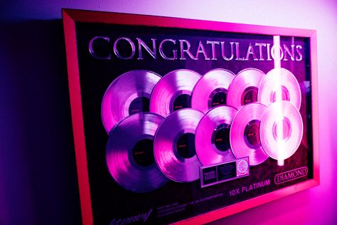 Diamond Record Plaque, Platinum Plaque, Platinum Record, Board Wallpaper, Vision Board Examples, Vision Board Wallpaper, Music Business, Dream Board, Vision Board