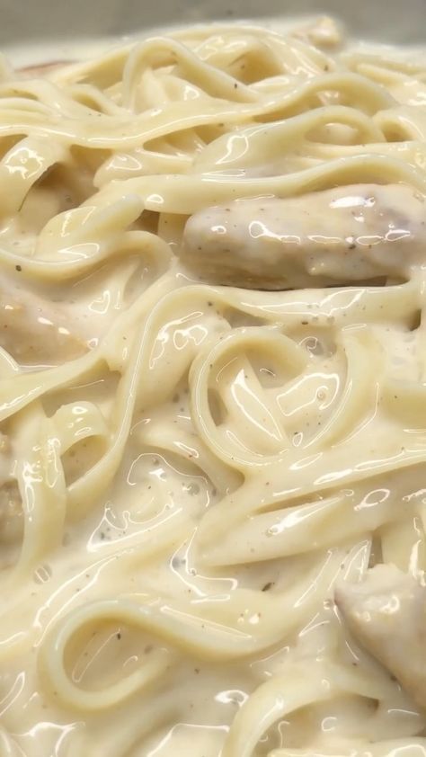 Fettachini Alfredo, Fetuccini Alfredo, Alfredo Fettuccine, Fettucini Alfredo, Fettuccine Alfredo, Alfredo, Amazing Food, Pasta Dishes, Home Made