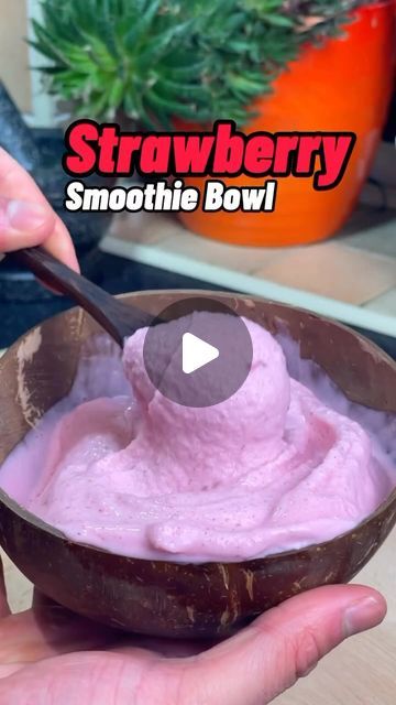 High Protein | Low Calorie on Instagram: "Save this for later 🤤By @panaceapalm 

Smoothie bowls are so customisable! So easy to make and the perfect replacement for that tub of ice cream, just sit down with a bowl of this and your favourite show, that’s your night SORTED. 💪😋

Recipe 👨🏻‍🍳

Serves 1: 🥣 

Calories & Macros 📊
Per bowl: 271 calories
34g P | 26g C | 4g F 

Ingredients ✅
- 100g ice cubes
- 150g frozen strawberries
- 100g 0% Greek yoghurt (your choice of flavour)
- 75ml semi skimmed milk (use oat or almond for even less cals)
- strawberries and cream protein powder @proteinworks (regular strawberry and vanilla work great too)
-  Tsp honey (or your choice of sweetener)
- 0.5 tsp xantham gum (optional for that extra thick & creamy texture)

Method ⏰
1) add everything to a bl Smoothie Bowl Ingredients, Strawberry Smoothie Bowl, Creamy Smoothies, High Protein Low Calorie, Breakfast Meal, Strawberry Smoothie, Smoothie Shakes, Frozen Strawberries, Secret Recipe