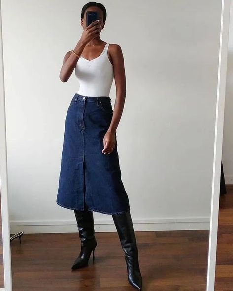 Outfit ideas for the long denim skirt, workwear, casual and date night Long Denim Skirt Outfit, Simple Spring Outfits, Midi Skirts Summer, Rok Mini, Midi Skirt Outfit, Denim Skirt Outfits, Long Denim Skirt, Black Jeans Outfit, Spring Capsule Wardrobe