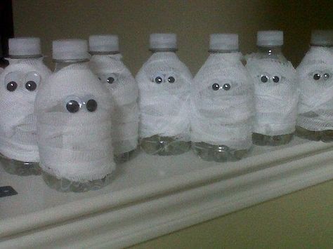 Mummy water bottles for Halloween Party Halloween Water Bottle Ideas, Mummy Water Bottles, Mummy Theme Party, Halloween Water Bottles, Mummy Party, Egypt Party, Egyptian Themed Party, Halloween Toddler Party, Class Mom