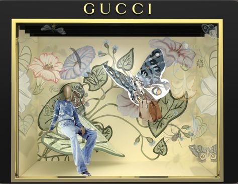 Gucci Window Display, Analogous Color, Window Illustration, Window Display Design, Technical Drawings, Shop Front Signage, Shop House Plans, Store Window, Shop Window Design