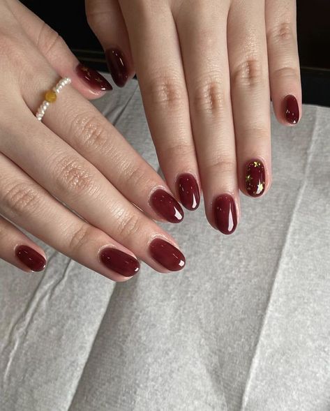 Cool Toned Red Nails, Shirt Red Nails, Short Wine Red Nails, Gel Nails Ideas Red, Prom Nails Gel, Natural Red Nails, Cherry Red Nails Short, Reddish Nails, Short Dark Red Nails