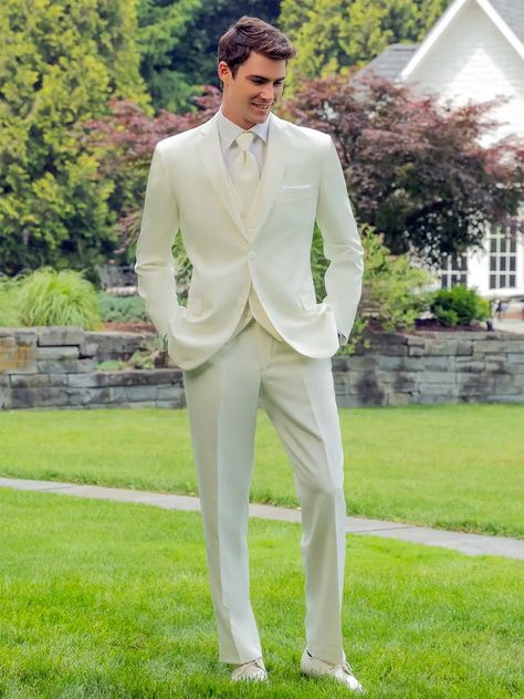 Ivory Aragon - JM Street Tuxedo Ivory Suits For Men, Ivory Suits, Prom Tuxedo, Suits Prom, White Dress Shoes, Vest And Tie, Prom Style, Tuxedo Wedding, Prom Looks