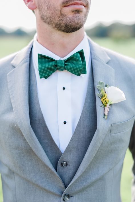 groomsmen in emerald green bow tie and light grey suit Grey Suit With Green Bow Tie, Summer Wedding Groom, Light Grey Suit, Groom Suit Grey, Late Summer Wedding, Grey Suit Wedding, Mens Wedding Attire, Tan Wedding, Light Grey Suits