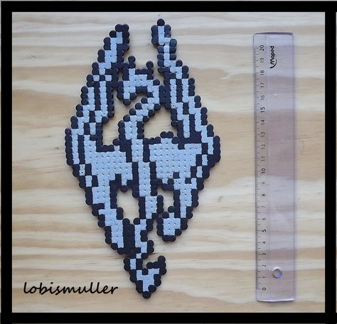 Skyrim Mother Of Dragons, Perler Bead Art, Perler Bead, 8 Bit, Hama Beads, Skyrim, Perler Beads, Bead Art, Daenerys Targaryen