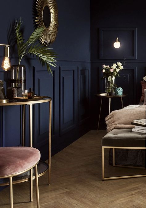 Different Color Bedroom Walls, Dark Snug Room Ideas, Blue And Gold Accent Wall, Blue Gold Room, Dark Blue And Pink Bedroom, Midnight Blue Bedroom Ideas, Cosy Snug Room Ideas, Midnight Blue Living Room, Dark Blue Bedroom