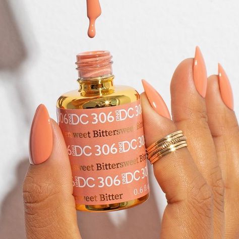 Daisy Nail Designs, INC. on Instagram: "🍑 A fall coral? Yes, please! @karisnailart wearing #Bittersweet DC306 from the Guilty Pleasures collection." Dnd Gel Nail Polish, Band Nails, Dnd Gel Polish, Vintage Nails, Daisy Nails, Nail Colours, Gel Lacquer, Gel Polish Colors, Colorful Nail Designs