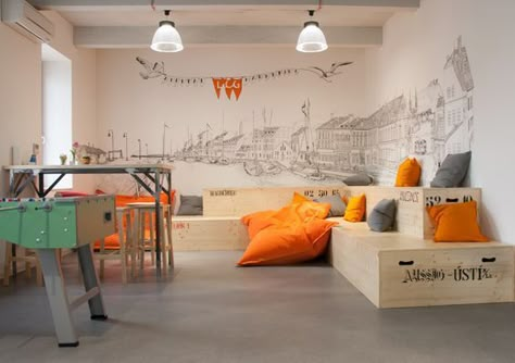 Coworking Space Design, Small Office Design Interior, Teen Lounge, Office Wall Design, Small Office Design, Church Interior Design, Creative Office Space, Office Interior Design Modern, Corporate Office Design