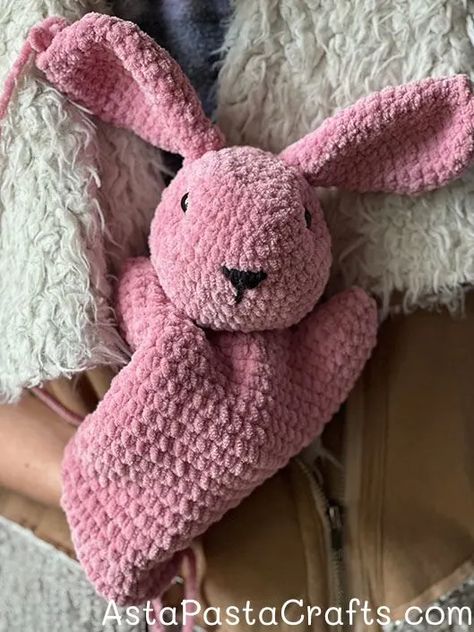 Free Crochet Bunny, Bunny Puppet, Pasta Crafts, Glove Puppets, Bunny Blanket, Puppet Patterns, Baby Crochet Patterns Free, Crochet Rabbit, Easy Crochet Projects