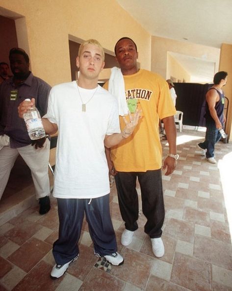 Dre and Eminem #90s Eminem Style, Rapper Costume, Sup Girl, Cultura Hip Hop, The Slim Shady, 90s Rappers, Looks Hip Hop, Baile Hip Hop, Ropa Hip Hop