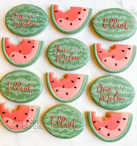 ONE in a melon 🍉 watermelon slices @kaleidacuts inspired by @icedtoperfection #watermeloncookies #oneinameloncookies #firstbirthdaycookies #customcookies Watermelon Decorated Cookies, Watermelon Sugar Cookies, Royal Icing Sugar Cookies, Icing Sugar Cookies, Watermelon Cookies, Cookie Recipes Decorating, First Birthday Cookies, Royal Icing Sugar, Royal Iced Cookies