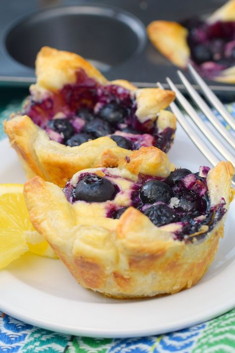 Blueberry Cheesecake Tarts - Who Needs A Cape? Blueberry Cheesecake Mini Tarts, Fruity Dessert, Cheesecake Tarts, Puff Pastry Desserts, Pie Maker, Puff Pastry Tart, Mini Pie, Easy Puff Pastry, Blueberry Desserts