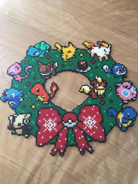 How To Display Perler Bead Art, Disney Hama Beads Pattern, Christmas Pokemon, Hama Beads Christmas, Nerdy Christmas, Christmas Perler Beads, Hamma Beads Ideas, Pokemon Perler Beads, Pearl Beads Pattern