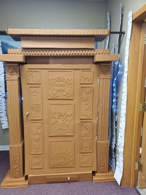 Narnia Wardrobe Door, Narnia Props, Narnia Diy, Narnia Door, Narnia Wardrobe, World Book Day Ideas, Cardboard Props, Wardrobe Door, Wardrobe Doors