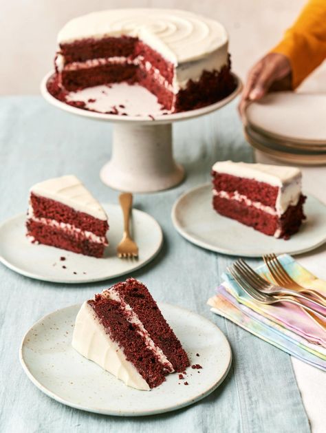 Recipe With Beets, Red Velvet Birthday Cake, Red Velvet Cake Recipe, Velvet Cake Recipes, Diy Wedding Cake, Layer Cake Recipes, Torte Cupcake, Red Cake, Holiday Dessert Recipes