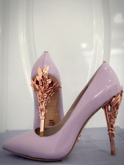 Quinceanera Shoes Heels Purple, Gold And Purple Prom Dress, Tangled Wedding Shoes, Rapunzel Heels, Purple Heels Aesthetic, Purple Wedding Heels, Tangled Wedding Dress, Lavender High Heels, Pink And Purple Shoes