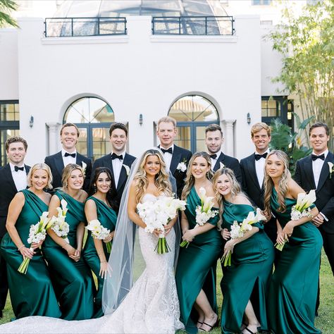 Classy Wedding Party, Emerald Wedding, Black And White Wedding, Wedding 2024, Classy Wedding, Day Of My Life, Wedding Design, Party Inspiration, All White