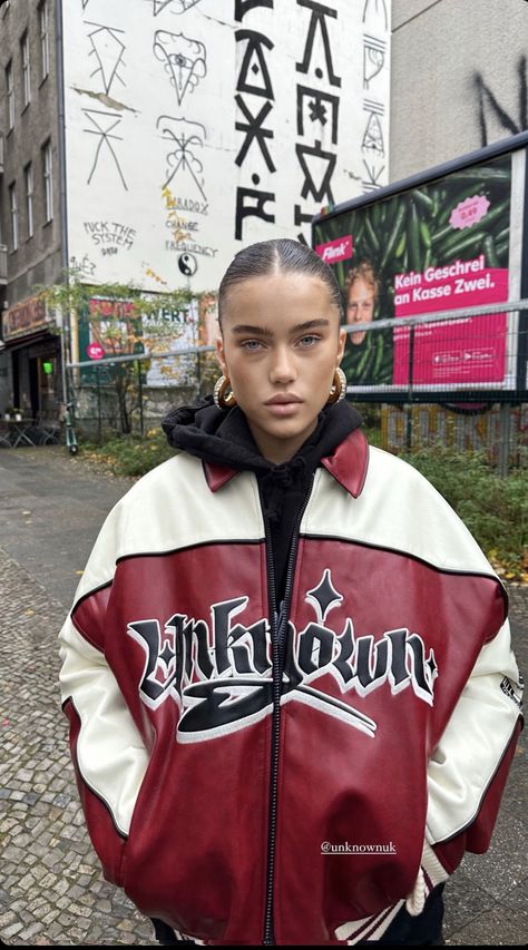 Ivy League Boys, Claudia Valentina, Varsity Jacket Outfit, Dope Fits, Fits Clothes, New Romantics, Jacket Outfit, Streetwear Fashion Women, Cool Jackets