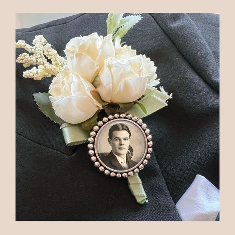 Perfect gift for a groom who has lost a loved one. He will cherish our beautifully crafted keepsake and take comfort knowing his loved one is with him on his wedding day. #memorialcharm #photocharms #memorialgift #etsyseller #etsyshop #groom #groom #gift #groomgifts #groominspiration #boutonniere #boutonniere #weddingtrends https://magnoliatreeandco.etsy.com/ca/listing/1312773921/wedding-bouquet-photo-charm-memorial-pin Bouquet Photo Charm, Wedding Bouquet Photo Charm, Bridal Bouquet Charms, Bouquet Photo, Bouquet Charms, Groom Boutonniere, Photo Pin, Photo Charms, Wedding Memorial