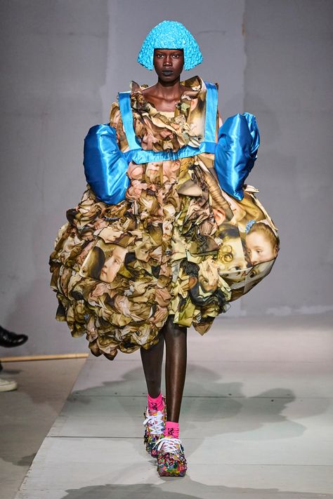 Comme des Garçons Spring 2024 Ready-to-Wear Fashion Show | Vogue Rei Kawakubo Comme Des Garcons, Couture Runway, Spring 2024, High End Fashion, Contemporary Fashion, Comme Des Garcons, Fashion News, High Fashion, Celebrity Style