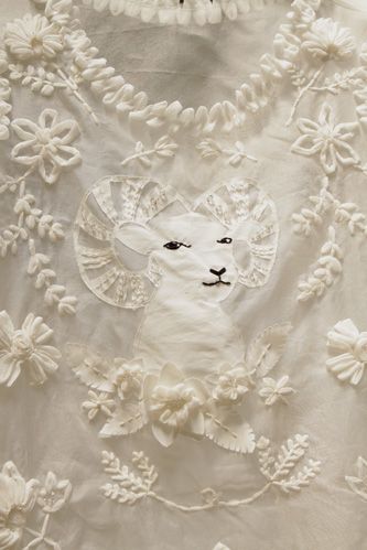 Fashion Link: Kanae Entani Design Techniques, Textile Designer, Fibres Textiles, Japanese Embroidery, Linens And Lace, 자수 디자인, Embroidery Inspiration, An Animal, Crazy Quilts