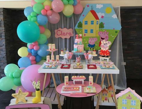 Pig Birthday Party, Slime Party, Peppa Pig Birthday Party, Birthday Drinks, Peppa Pig Birthday, Animal Birthday Party, Pig Birthday, 15th Birthday, 3rd Birthday Parties