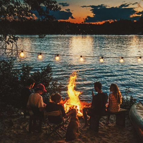 The lanterns were hung by the bonfire with care in hopes that happy campers soon would be there! Beach Camping Photography, Camping Photography Friends, Camping Sauvage, Camping Desserts, School Camp, Camping Photography, Fall Camping, Chill Vibes, Summer Goals