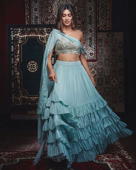 Indian Outfits Lehenga, Lehnga Dress, Gaun Fashion, Indo Western Dress, Salwar Kamiz, Embroidered Lehenga, Traditional Indian Outfits, Indian Gowns Dresses, Ghagra Choli