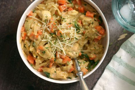 Creamy One-Pot Chicken, Carrot and Spinach Orzo Carrot Chicken, One Pot Orzo, Spinach Orzo, Orzo Dishes, Orzo Recipes, One Pot Chicken, Spinach Stuffed Chicken, Cooked Vegetables, Orzo