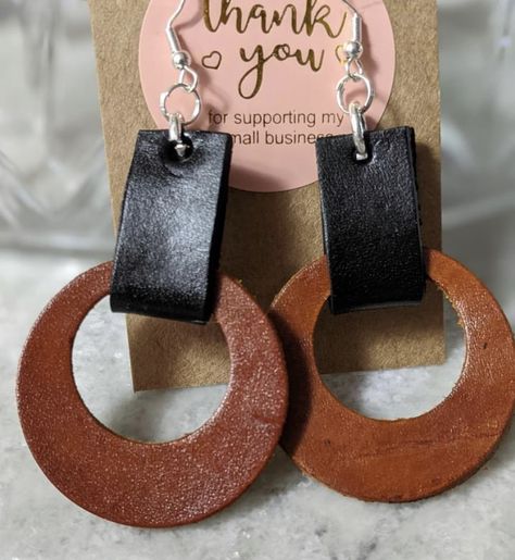 Leather Accessories Diy, Diy Earrings Dangle, Wood Jewelry Diy, Leather Jewelry Making, Diy Earrings Easy, Denim Earrings, Handmade Leather Jewelry, Diy Leather Earrings, Leather Jewelry Diy