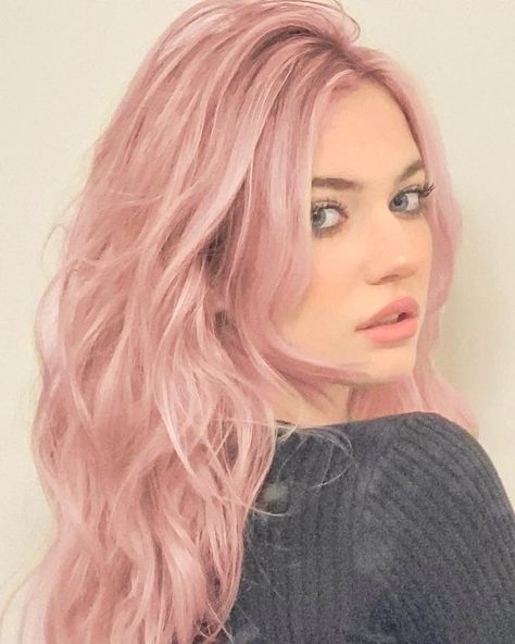 Creative Hair Color Brunettes, Solid Pink Hair, Sakura Hair Color, Pastel Pink Hair Aesthetic, Pink Hair Girl Aesthetic, Light Pink Hair Pastel, Women With Pink Hair, Lavender And Blonde Hair, Pale Pink Hair