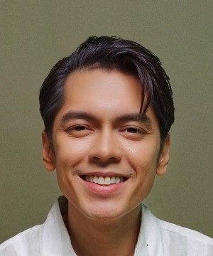 Carlo Jose Liwanag Aquino, also known as “Carlo Aquino,” is a talented Filipino actor and musician who has made a… 

Read More: Carlo Aquino Biography: Age, Net Worth, Instagram, Spouse, Height, Wiki, Parents, Siblings, Movies, TV Series, Awards Carlo Aquino, Filipino Actors, Star Awards, Best Supporting Actor, Acting Skills, Child Actors, Instagram Handle, Teenage Years, Entertainment Industry