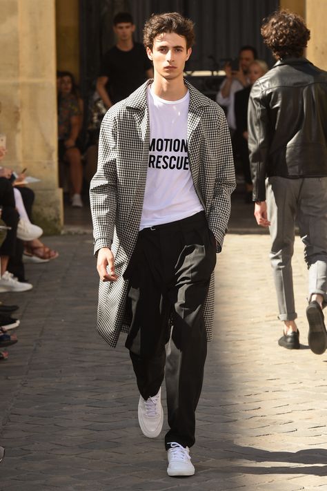 Stephanie Davis, Mens Fashion 2018, Officine Generale, Mens Fashion Inspiration, Latest Mens Fashion, Mens Winter Fashion, Moda Vintage, Sneakers Men Fashion, Fashion 2018