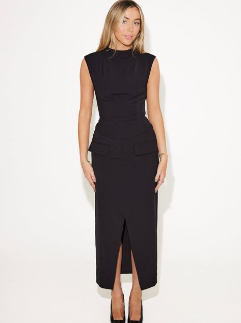 Designed to pair perfectly in our muses forever wardrobe to achieve their day-to-night dreams. An extension to our best-selling Simple Statements collection. Black Corporate Outfit, Neutral Workwear, 2025 Manifestation, Corporate Fits, Corporate Girly, Law School Outfit, Business Fits, Odd Muse, 2024 Wardrobe