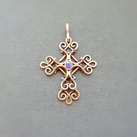 Celtic Cross Drawing, Wire Cross Pendant, Wire Wrapped Cross, Wire Crosses, Copper Wire Art, Wire Wrapped Stone Jewelry, Wire Wrapped Jewelry Diy, Wire Jewelry Making, Wire Wrapped Jewelry Tutorials