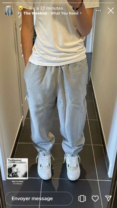 Baggy Grey Sweatpants Outfits Men, Grey Sweatpants Outfit Boys, Beige Sweatpants Outfits Men, Grey Joggers Men Outfit, Cream Sweatpants Outfit, Beige Sweatpants Outfits, Grey Sweatpants Outfit Men, Grey Sweats Outfit, Joggers Men Outfit