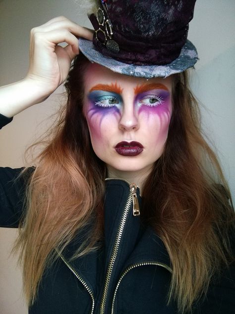 Mad Hatter makeup Dark Mad Hatter Makeup, Mad Hatter Female Makeup, Female Mad Hatter Makeup, Mad Hatter Makeup Ideas, Mad Hatter Makeup For Women, Mad Hatter Costume Female, Shrek Makeup, Female Mad Hatter, Halloween Mad Hatter