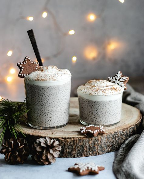 Winter Chia Pudding, Yoghurt Chia Pudding, Gingerbread Chia Pudding, Christmas Desserts Photography, Christmas Breakfast Photography, Winter Spice Pudding, Christmas Chia Pudding, Warm Chia Pudding, Vegan Christmas Breakfast