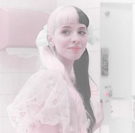 Pastel Pink Hair, Baby Crying, Cat Girl, Melanie Martinez, Pink Aesthetic, Picture Video, My Girl, Musician, Actresses