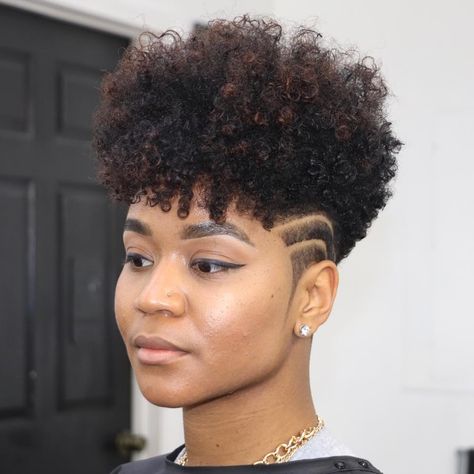 Twa Natural Hair, Hair With Braids, Long Relaxed Hair, Haircut For Round Face, Tapered Natural Hair Cut, Short Afro Hairstyles, Tapered Natural Hair, Natural Hair Cuts, Tapered Hair