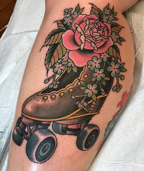 Rollerskate Tattoo, Skate Tattoo, Valley Tattoo, Peace Tattoos, Hippie Tattoo, Retro Roller Skates, Rainbow Tattoos, Retro Tattoos, Daisy Tattoo