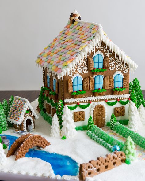 Homemade Gingerbread House, Gingerbread House Ideas, Gingerbread House Patterns, Gingerbread House Candy, Ginger Bread House Diy, Gingerbread House Recipe, Cool Gingerbread Houses, Gingerbread House Template, Gingerbread House Parties