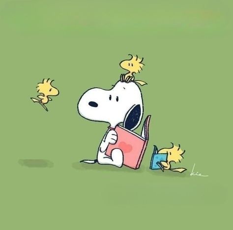 Snoopy Working, Reading Wallpaper, Snoopy Watch, Notion Inspo, Peanut Gallery, Woodstock Snoopy, Icon Iphone, Halloween Wallpaper Iphone Backgrounds, 2024 Planner