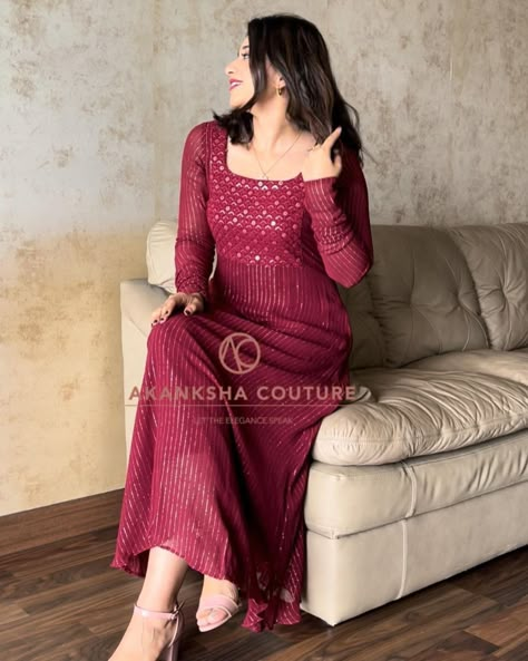 Kurthi Models Latest Party Wear, Chudithar Designs, Kurthi Models Latest, Indian Dresses For Kids, Simple Kurta, Design Kurti, Kurtis Design, Party Wears, Stylish Kurtis