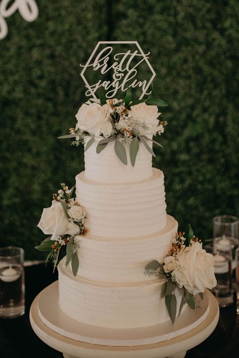 | neutral, bohemian wedding cake | summer, bohemian wedding cake | modern wedding cake ideas | tall wedding cake | 2019 wedding cake trends | bohemian wedding cake topper | photo taken at THE SPRINGS Event Venue. follow this pin to our website for more information, or to book your free tour! SPRINGS location:  Stonebrook Hall in Lake Conroe, TX photographer:  Tyler Rebekah Wright #weddingcake #2019wedding #weddingdetails #bohowedding Modern Wedding Cake Ideas, Wedding Cake Summer, Tall Wedding Cake, Wedding Cake Modern, Modern Wedding Cake Toppers, Bohemian Wedding Cake, Tall Wedding Cakes, Geometric Wedding Cakes, Cake Summer