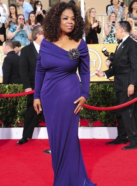 Oprah Winfrey Body Measurements Stats Oprah Winfrey Style, Gorgeous Bridesmaid Dresses, Celebrity Bodies, Holiday Dress Outfit, Oscar Dresses, Bra Cup, Mob Dresses, Cocktail Evening Dresses, Tv Host