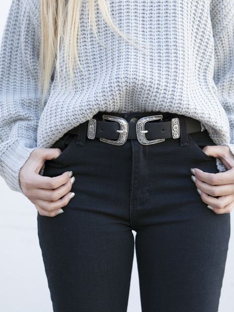 DELUXE DOUBLE BUCKLE BELT Double Buckle Belt, Buckle Belt, Looks Vintage, Fashion Help, Fall Winter Outfits, Look Cool, Denim Fashion, Autumn Winter Fashion, Black Silver